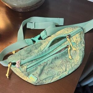 REI Teal Green Waist Pack with Yellow Pulls
